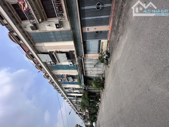 Bán Liền Kề Mặt Phố Sa Đôi Nam Từ Liêm DT 100M 2 Mặt Tiền Vị Trí Đẹp Nhất Phố Giá 25 Tỷ - 1