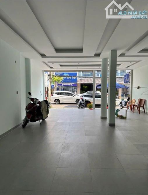 Bán nhà mặt tiền vân đồn ngang 7m - 1