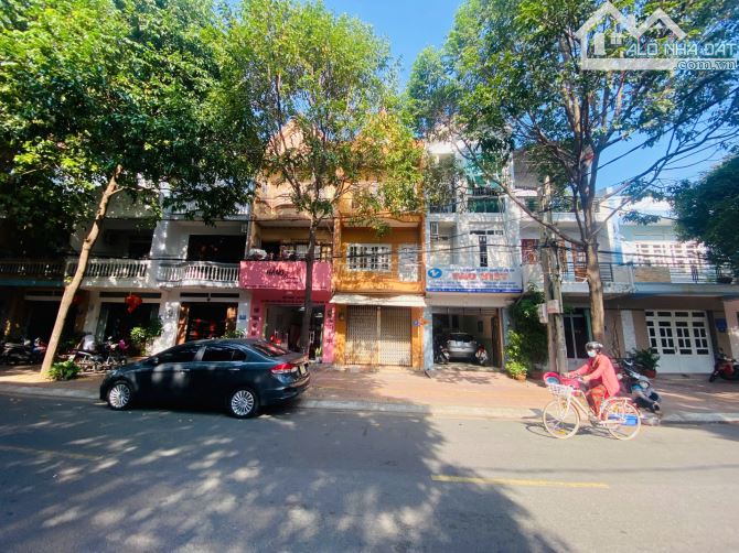Bán Nhà mặt tiền Hoàng Văn Thụ,Dt 80m2 Sổ Hồng,Khu Vực Buôn Bán Kd tốt GIÁ Chỉ  11,5 Tỷ - 1