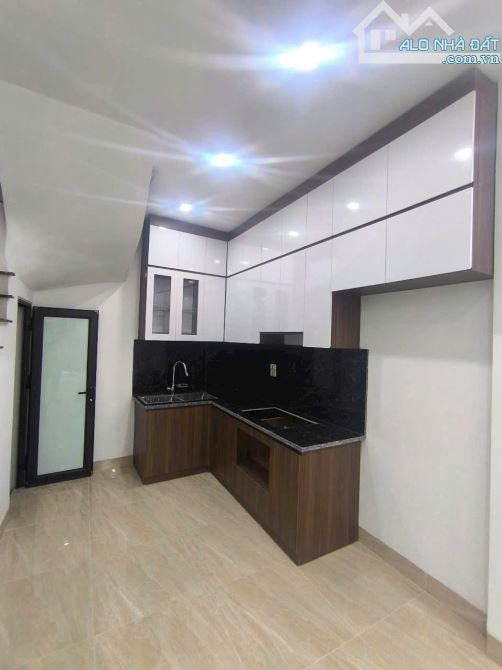 Bán nhà Cự Khối Long Biên Hà Nội  S : 34m2 * 5 tầng * 4,5m * 5,350 tỷ - 1