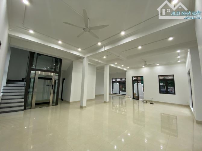 Bán Biệt Thự Mặt Phố Sa Đôi Nam Từ Liêm 206M Lô Góc 3 Mặt Tiền Vị Trí Đẹp Nhất Phố - 1