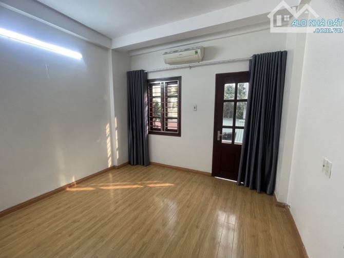 Bán nhà 40m2, dân xây chắc chắn, Thạch Bàn, Long Biên, ngõ nông - 1