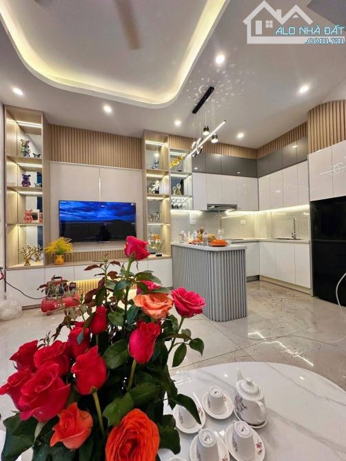 BÁN NHÀ KHUYẾN LƯƠNG - SÁT Ô TÔ TRÁNH - NỞ HẬU - 5 TẦNG MỚI ĐẸP - 5.8 TỶ - 1