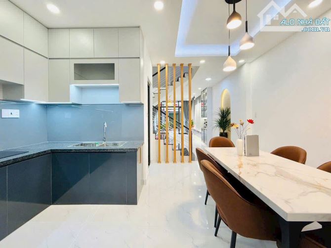 Căn Nhà Bao Đẹp Ngay Đ.Huỳnh Tấn Phát, Q.7 48m2 SHR 3Tầng 4PN Có HDT18Tr Chỉ Cần 3.190Tỷ - 1