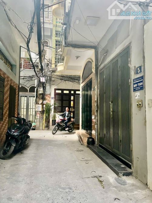 Bán Nhà Đội Cấn 25M x 4T Giá 5,5 Tỷ. Ô tô, 30m ra phố, ngõ thông - 1
