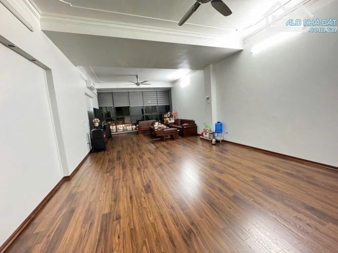 Cho Thuê Nhà Cổ Linh, Long Biên 106m2, 6T, giá 50 triệu (Vỉa hè, thang máy, kinh doanh) - 1