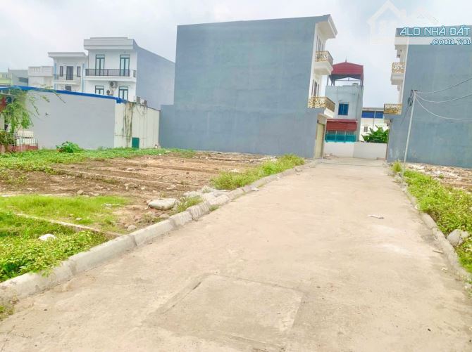 Chỉ 1,38 tỷ lô đất 60m thôn Quỳnh Hoàng, Nam Sơn, An Dương ngõ 3,5m cực sáng ô tô đõ cửa - 1