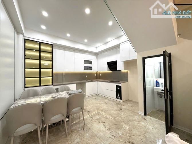 Mrs Tâm Bán SIÊU PHẨM 4 tầng ngay chân Cầu Quay, Thượng Lý, Hồng Bàng, Hải Phòng. Ngõ nông - 1