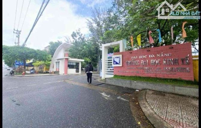 Bán Tòa Căn Hộ Đối Diện Trường Đại Học Kinh Tế (24 Phòng) - 1