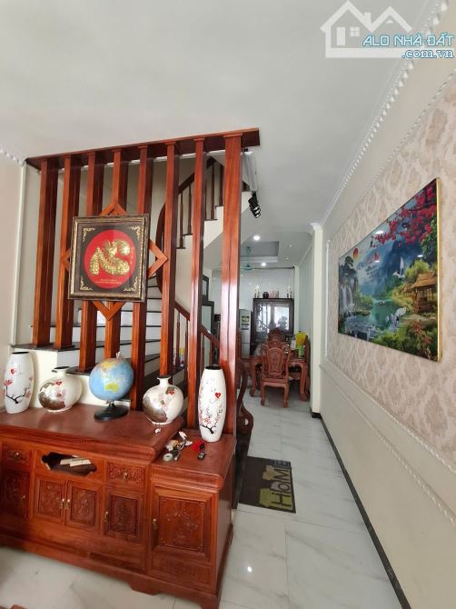 BÁN NHÀ BÁT KHỐI LONG BIÊN 45m 5 TẦNG NGÕ Ô TÔ GẦN PHỐ NHÀ MỚI ĐẸP 2 THOÁNG GIÁ 8 TỶ - 1