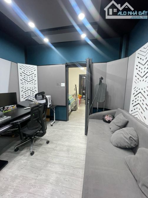 BÁN NHÀ HẺM 60 LÂM VĂN BỀN, TÂN KIỂNG - 2 TẦNG - XE Ô TÔ NGỦ TRONG NHÀ - 1