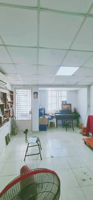 Bán nhà mặt tiền hẻm ô tô-2  tầng-đang kinh doanh quán cafe- CMT8- P5 Tân Bình-11 tỷ - 1