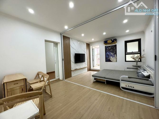 TẬP THỂ PHƯƠNG MAI - ĐỐNG ĐA - 70M2 - 2 NGỦ - VIEW PHỐ - FULL NỘI THẤT - CHỈ 2.85 TỶ - 1