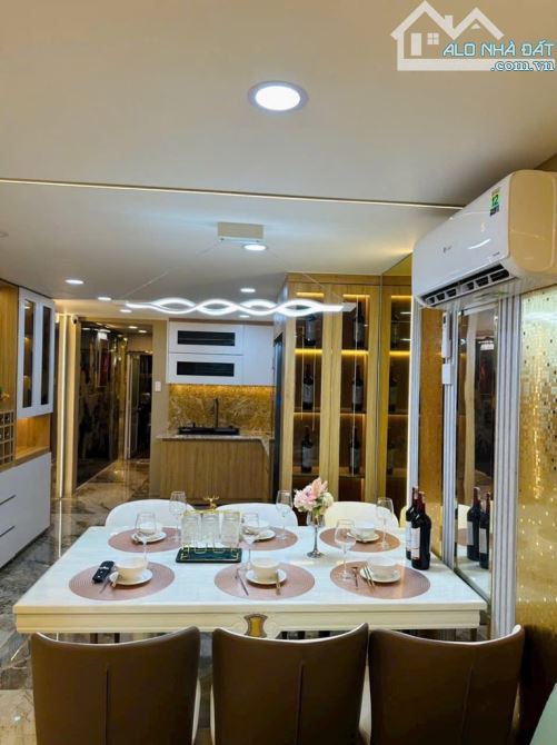 Bán nhà phường 10 Tân Bình, Ni Sư Huỳnh Liên, 3 tầng, dòng tiền 17tr/tháng, giá 5.85 tỷ - 1