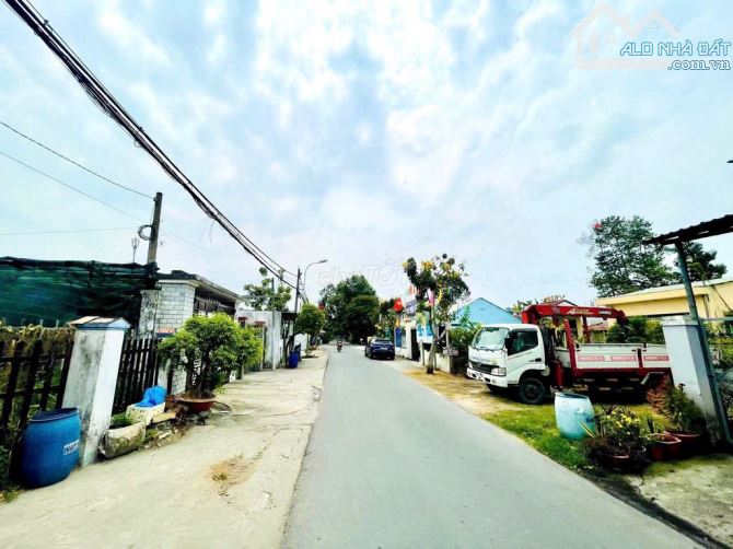 490TR LÔ ĐẤT ĐẸP MẶT TIỀN KINH DOANH NGAY THỊ TRẤN CỦ CHI,180m2 CÓ THỔ - 1