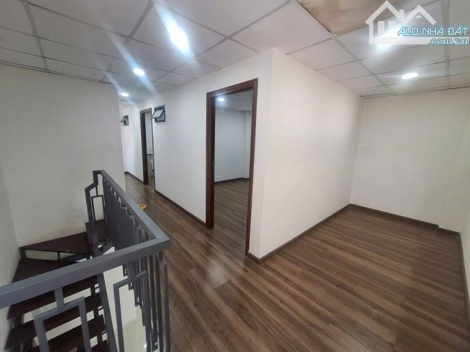 Nhà Khu VIP ngay Kiến Thiết, Hiệp Phú - Ôtô ngủ trong nhà - 122m2, 2tầng - Chỉ 6.2tỷ. - 1