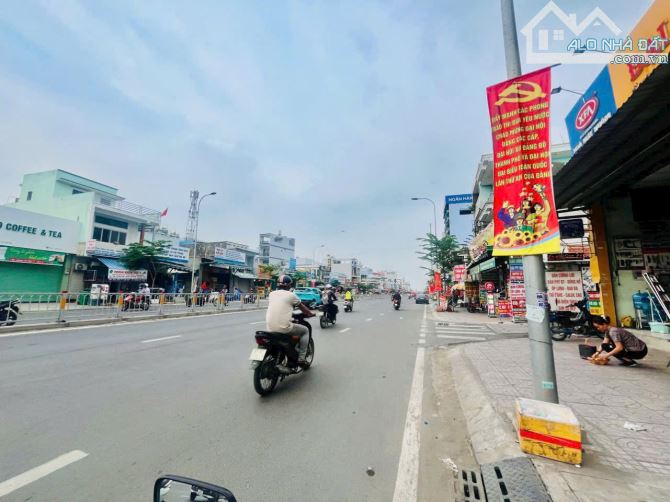 Cho Thuê Nhà Mặt Tiền Hòa Bình , Vị Trí Siêu Đẹp , 12m x 30m - 1