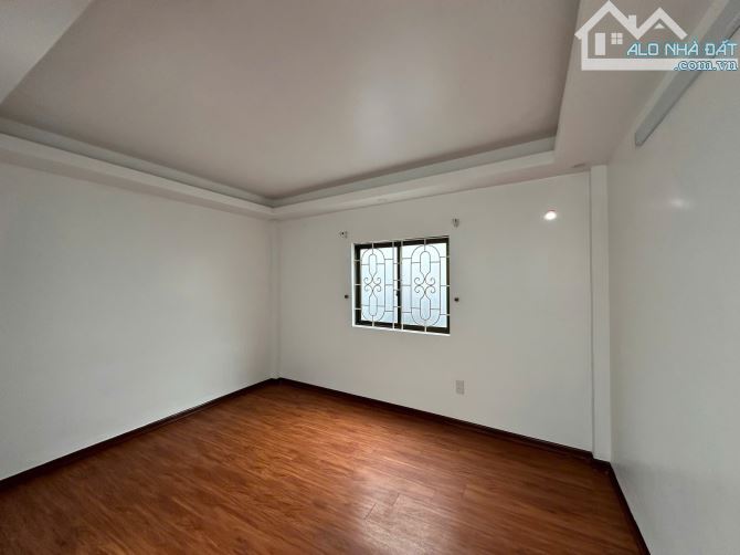 Bán nhà 3 tầng mới tinh về ở luôn ngõ 229 Hàng Kênh - 1