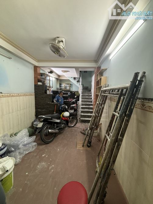 Nhà Hẻm 1 xẹt Ngô Quyền, 3 tầng, 3 phòng 3wc chỉ 11tr - 1