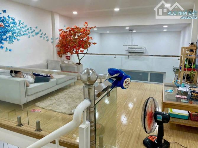 🏡 NHÀ ĐẸP – VỊ TRÍ VÀNG – GIÁ CHỈ HƠN 5 TỶ! - 1