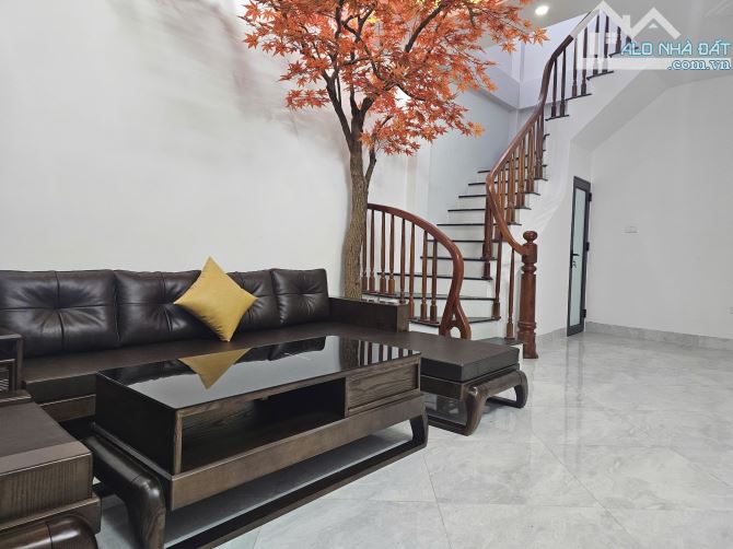 Bán nhà Lai Xá vị trí cực đẹp 5 tầng nhỉnh 5 tỷ - 1