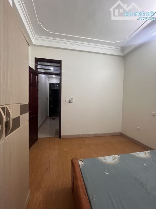 NHÀ ĐẸP TRẦN THÁI TÔNG CẦU GIẤY 40M*5T 10 TỶ , MẶT NGÕ THÔNG,BA GÁC TRÁNH NHAU, KINH DOANH - 1