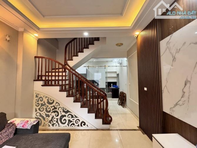 🏠 BÁN GẤP NHÀ XUÂN LA 45M2 - NGÕ Ô TÔ 2 MẶT - GIÁ CHỈ 11 TỶ - 1