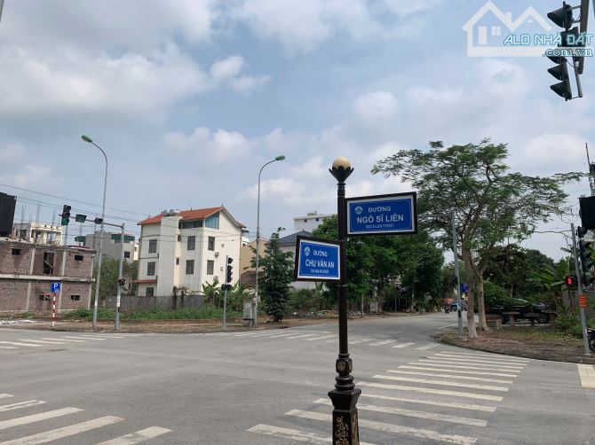 🔮Bán Lô Biệt Thự Chu Văn An Yna Kinh Bắc Nhìn Trường Chuyên Mt 12m Dt 229m2 Giá 20.5 Tỷ - 1