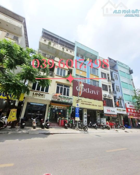 CẦN TIỀN. BÁN NHANH CĂN HOA HẬU 49M2 - NHÀ ĐẸP - PHÂN LÔ - Ô TÔ - VỈA HÈ - 1