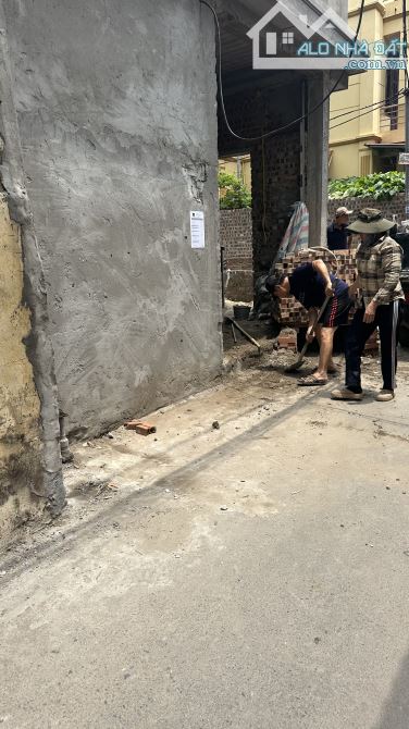BÁN NHÀ XUÂN ĐỖ- CỰ KHỐI- ĐANG HOÀN THIỆN, SÁT ĐƯỜNG TO OTO TRÁNH - 1
