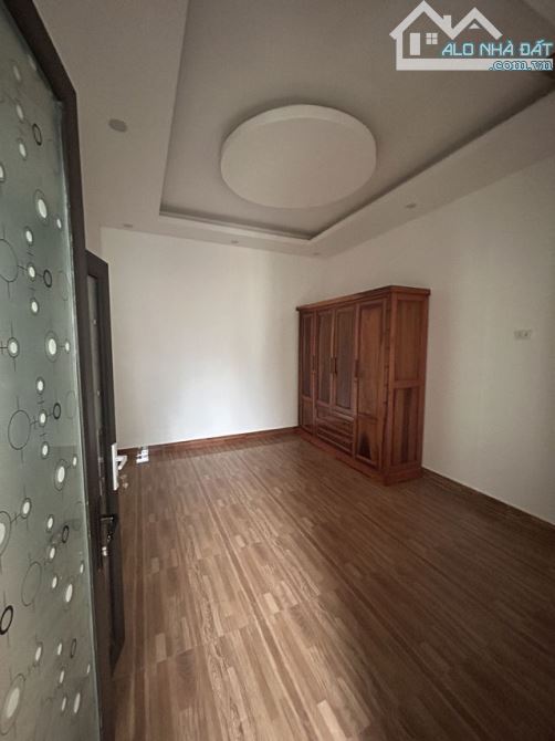 Bán nhà 3 tầng Trương Định - Ngõ thông - Vị trí kinh doanh nhỏ - Nhà đẹp ở ngay - 1