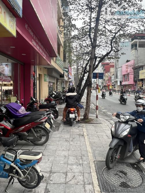 10 tỷ - Bán gấp nhà mặt phố Tôn Đức Thắng - Tầm tiền hiếm - Vỉa hè rộng - Kinh doanh đỉnh - 1