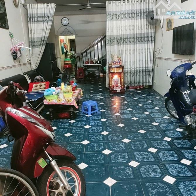 🚨 VỊ TRÍ HIẾM CÓ - ĐƯỜNG NGUYỄN KIỆM - DT 98M² - 1 TRỆT, 1 LỬNG, 2 LẦU - 1