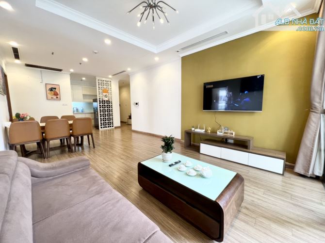 Hiếm!!! Bán chung cư 93 Lò Đúc - Kinh Đô Tower - DT 114m2 - Gồm 3 ngủ, phòng khách và bếp - 1
