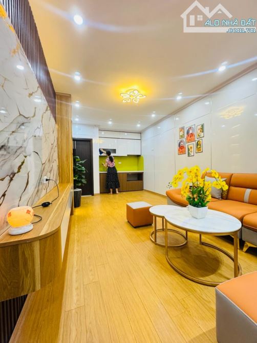Bán tập thể dụng cụ cắt và đo lường Thái Thịnh Đống Đa 62m2 x 2 ngủ rộng rãi thoáng mát! - 1