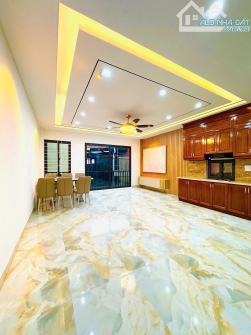 Bán nhà Gia Thụy, 51m2 x 3 thoáng x MT rộng x 6 tầng, thang máy, full nội thất, 30m ô tô - 1