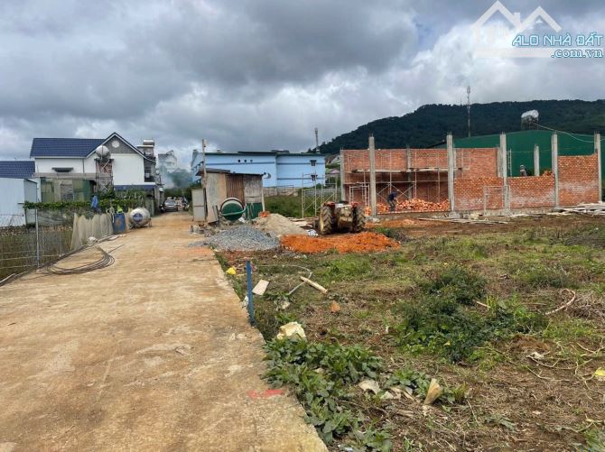 Em Cần bán một lô đất xây dựng tại thị trấn Lạc Dương - 1