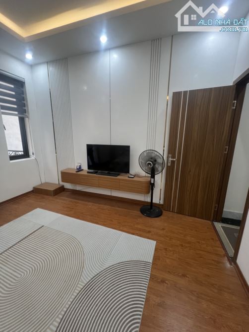 Bán Nhà Cổ Linh, Phường Thạch Bàn, Long Biên 47m2, 4T, giá 8,2 tỷ (ô tô đỗ cách 15m) - 1