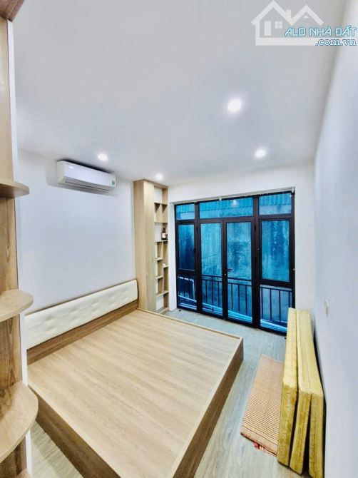 TÔN ĐỨC THẮNG - NHÀ MỚI - NGÕ SH QUAY ĐẦU - 4,9 TỶ - 1