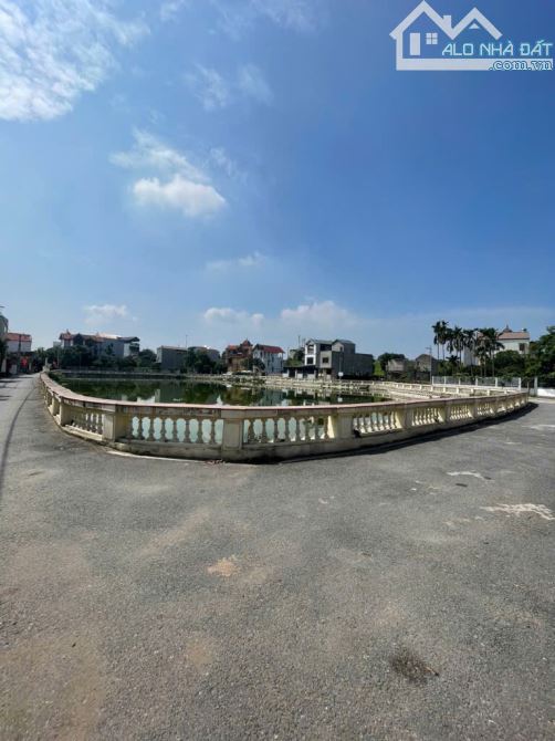 BÁN ĐẤT BÁT KHỐI LÔ GÓC 2 MẶT Ô TÔ, MẶT TIỀN KHỦNG 7M, 3 BƯỚC RA HỒ ĐIỀU HÒA, GẦN CẦU VĨNH - 1
