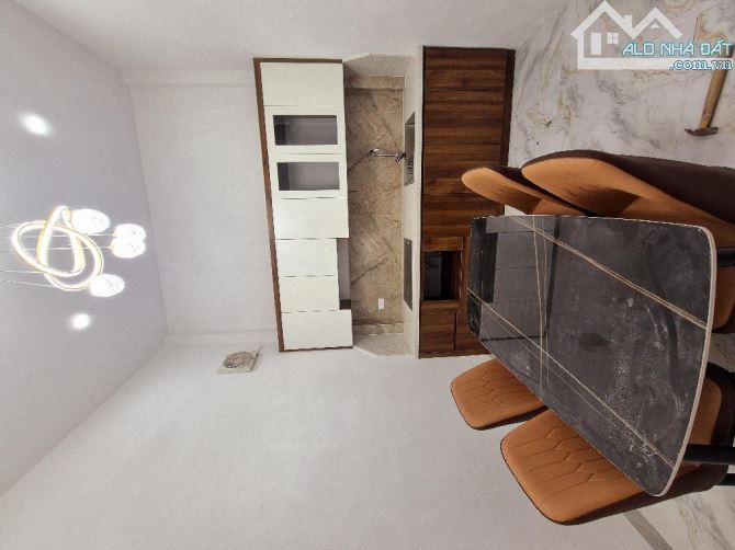 Bán nhà đẹp 4 tầng x 38m2, ngõ thông kinh doanh, VF3 qua nhà