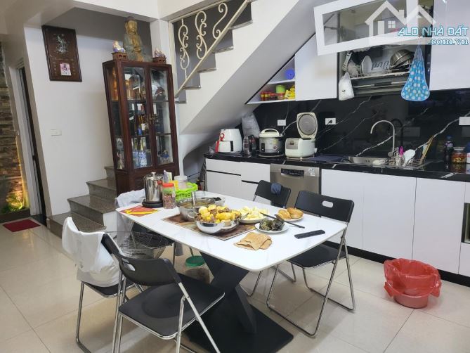 Bán nhà đẹp Hồ Ba Mẫu gần hồ, 50m2, 5 tầng, 4.4m mặt tiền, 9 tỷ - 1