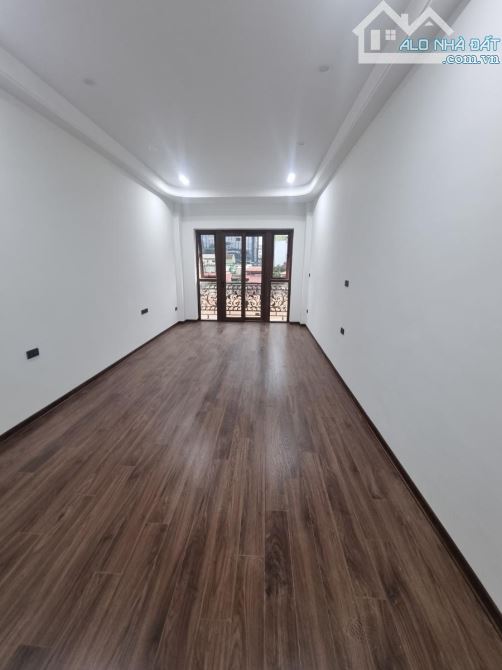 HÀNG VIP ĐỐNG ĐA - 6 TẦNG THANG MÁY - Ô TÔ VÀO NHÀ - GẦN PHỐ - VIEW THOÁNG - KINH DOANH - 1