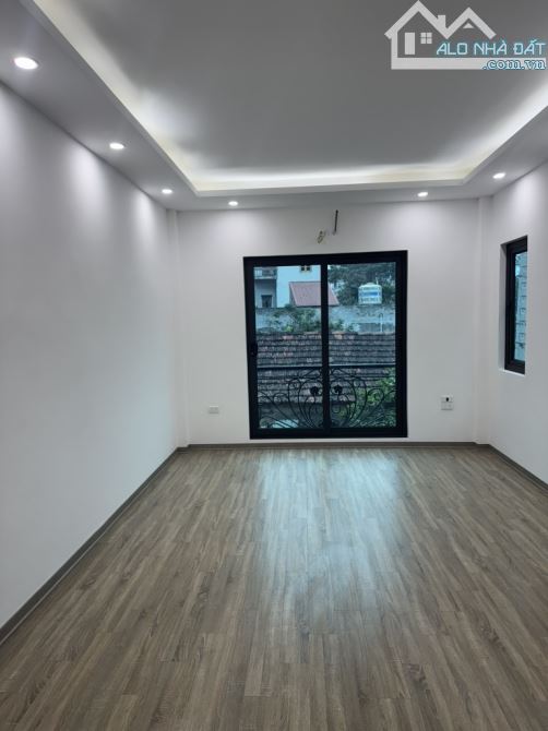 NHÀ CỔ NHUẾ LÔ GÓC 33m , 5 tầng , NGÕ NÔNG RỘNG THÔNG , GẦN NHIỀU TRƯỜNG ,CHỢ - 1