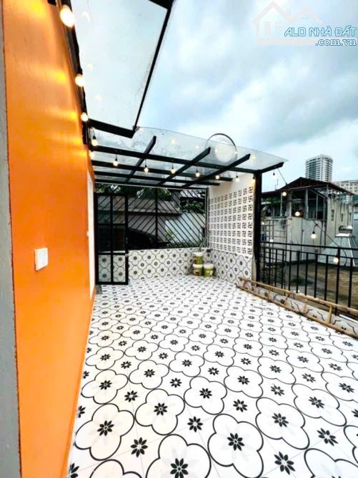SIÊU PHẨM CẦU GIẤY 37M,5 TẦNG, MẶT TIỀN GẦN 6M – NGÕ THÔNG – FULL NỘI THẤT - 9.1 TỶ - 1