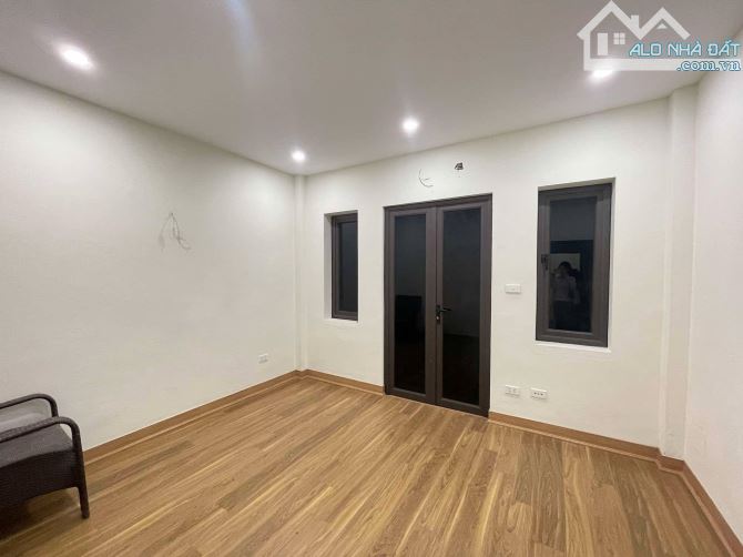 DUY NHẤT CĂN NHÀ LONG BIÊN, DÂN XÂY, NGÕ CÔNG, 03 PN, 50M2, GIÁ CHỈ 5.8 TỶ - 1