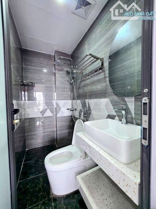 bán tòa căn hộ dòng tiền đủ đồ xây mới đẹp, chắc nịch đủ nội thất sổ đẹp, đường 3 ôtô - 1
