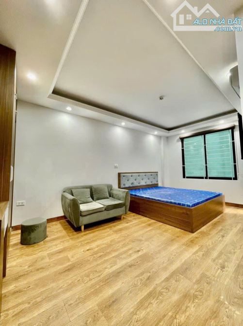 CHỦ BÁN NHÀ  - CẦU GIẤY - 100M - LÔ GÓC – THANG MÁY – Ô TÔ VÀO NHÀ - Giá chỉ 37.9 TỶ - 1