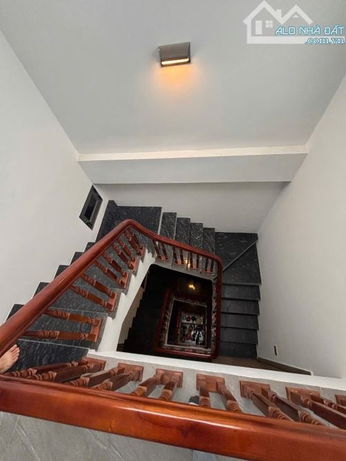 Nhà đẹp nội thất xịn ô tô vào nhà ngõ Phố Lý Sơn DT 48m2 . Giá 12.5 tỷ - 12