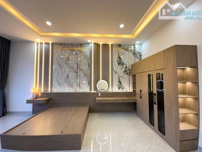 CHỦ GỞI BÁN NHÀ 1 TRỆT 3 LẦU (GÓC 2 MẶT TIỀN) KDC HOÀNG MINH CHÁNH P. HOÁ AN - 12